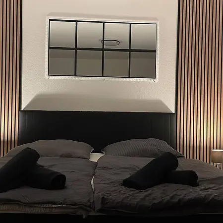 Apartment Gemuetliche Und Entspannte Stadtoase In Zentrum, Deluxe Living, 50qm Naehe Duesseldorf Messe, Netflix Und Iptv *
