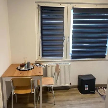 Gemuetliche Und Entspannte Stadtoase In Zentrum, Deluxe Living, 50qm Naehe Duesseldorf Messe, Netflix Und Iptv
