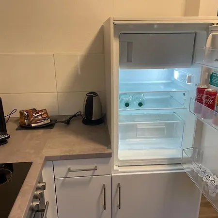 Gemuetliche Und Entspannte Stadtoase In Zentrum, Deluxe Living, 50qm Naehe Duesseldorf Messe, Netflix Und Iptv Apartment *