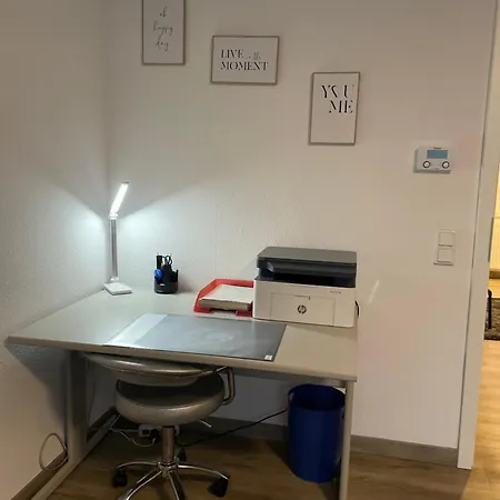 Gemuetliche Und Entspannte Stadtoase In Zentrum, Deluxe Living, 50qm Naehe Duesseldorf Messe, Netflix Und Iptv
